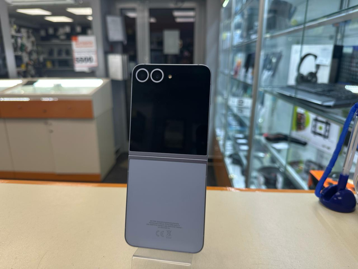 Смартфон Samsung Galaxy Z Flip 6 12/256
