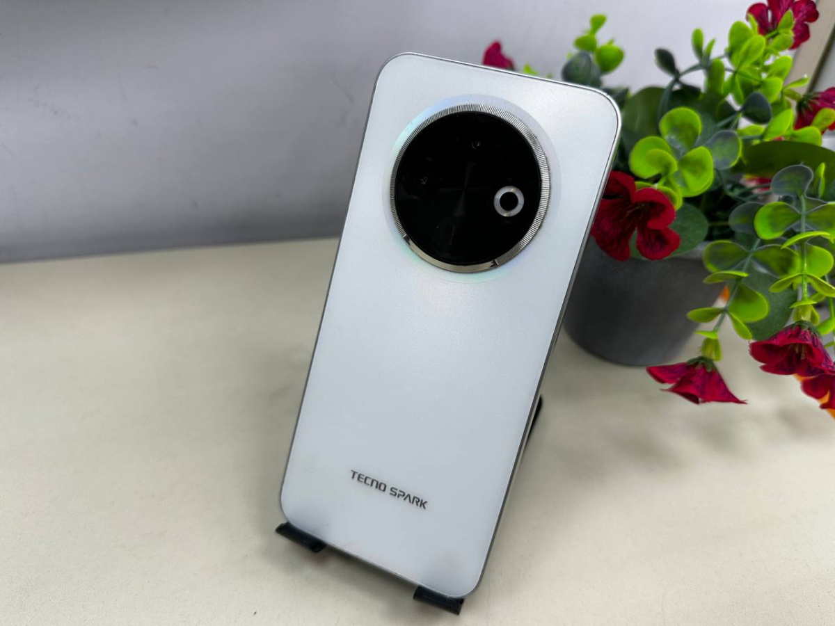 Смартфон Tecno SPARK 30C 4/128