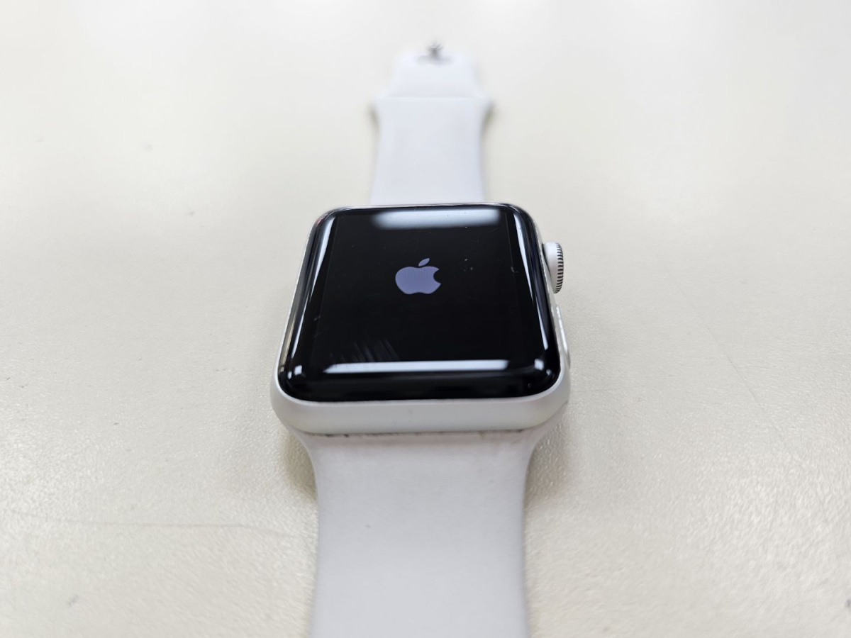 Смарт-часы Apple Watch Series 3 42 мм