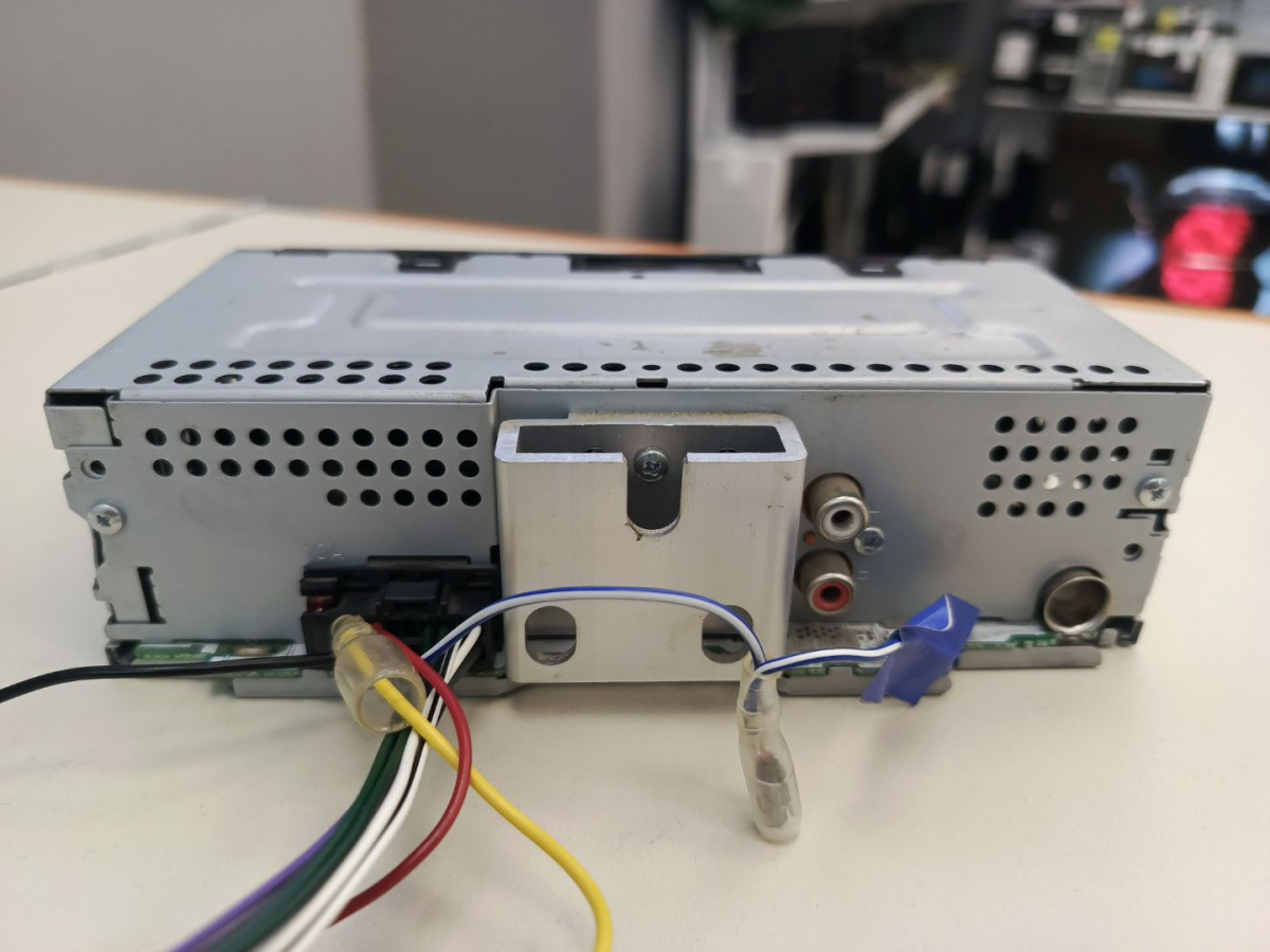 Автомагнитола Pioneer MVH-S120UB;