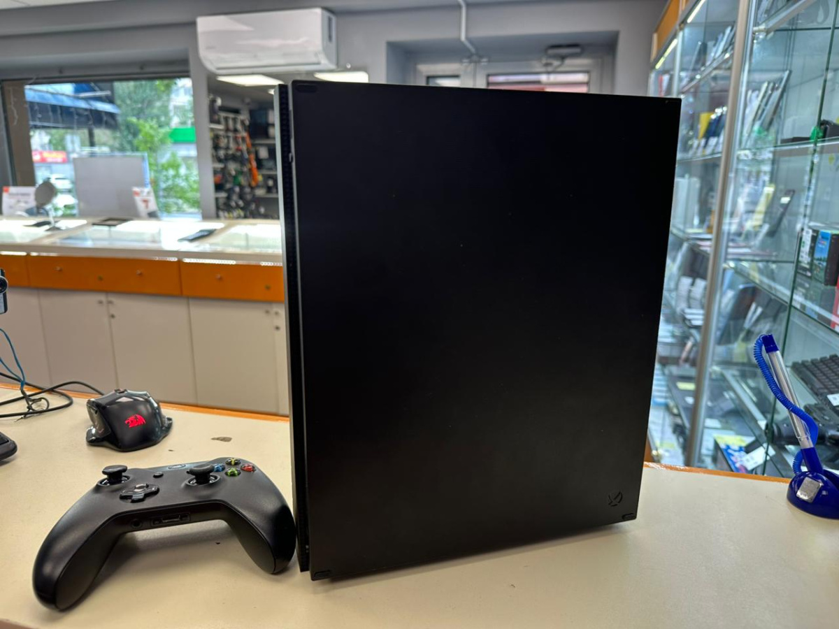 Игровая приставка Xbox One X 1Tb