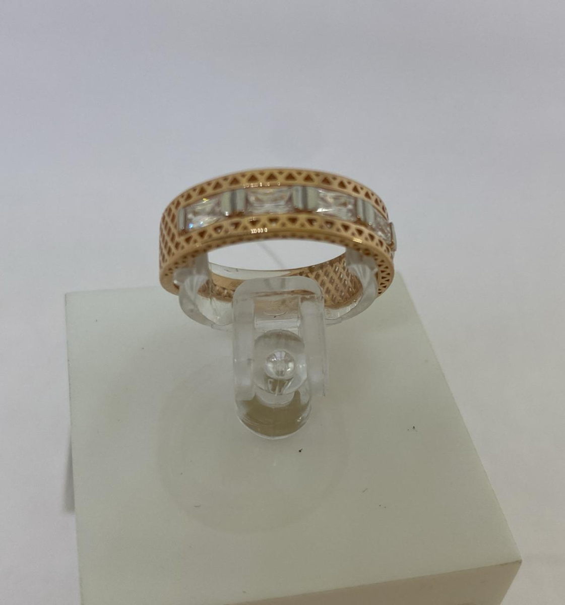 КОЛЬЦО С КАМНЯМИ (Au 585)