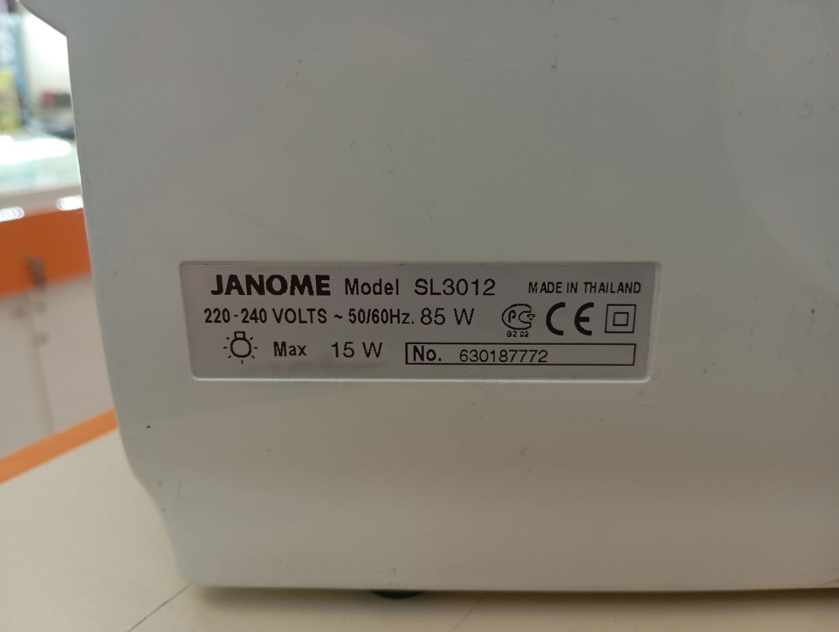 Швейная машина Janome SL3012
