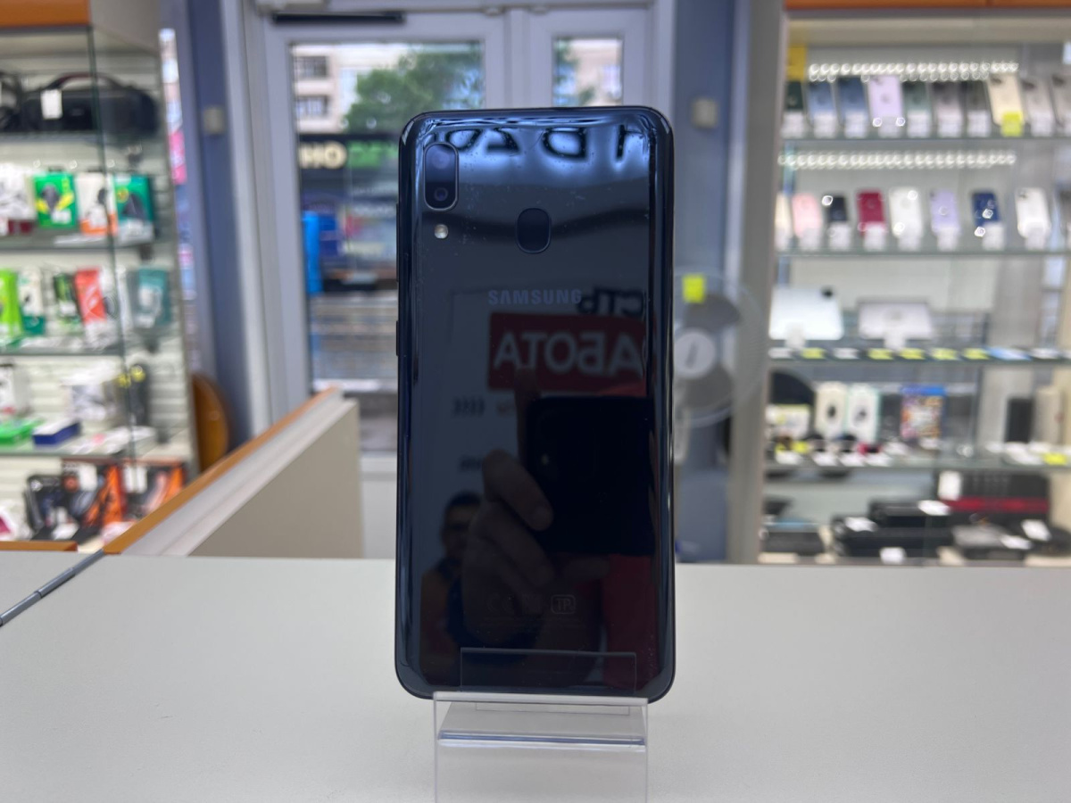 Смартфон Samsung Galaxy A20 3/32
