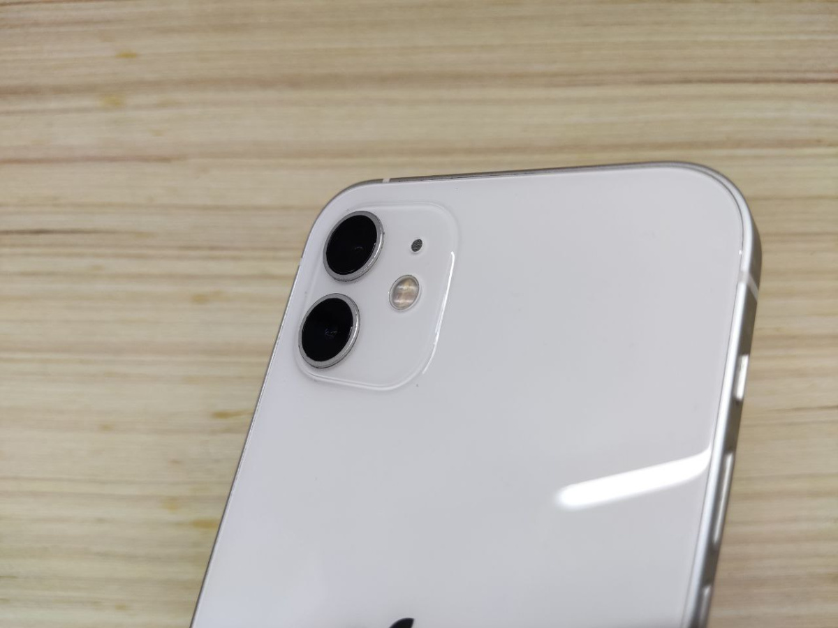 Смартфон Apple iPhone 12 64Gb