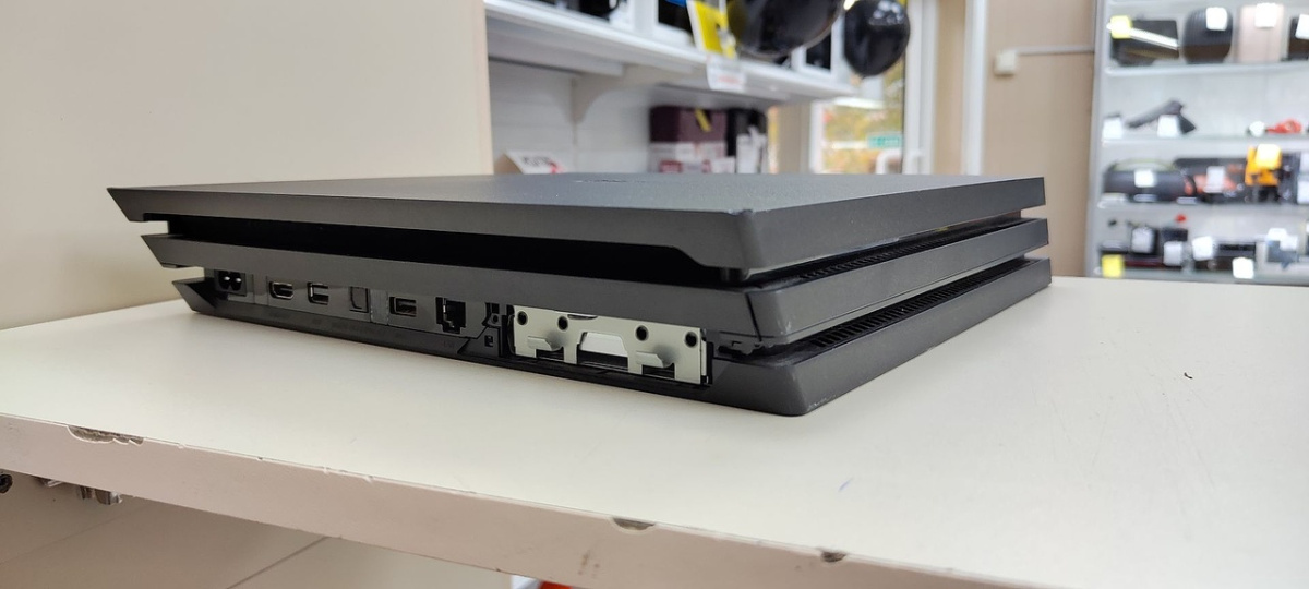 Игровая приставка PlayStation 4 Pro 1Tb Игровая приставка PlayStation 4 Pro 1Tb