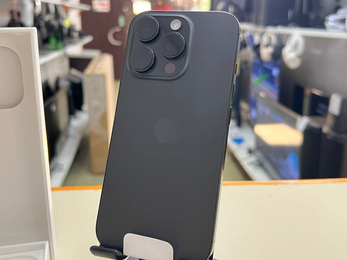 Смартфон Apple Iphone 16 Pro 128Gb