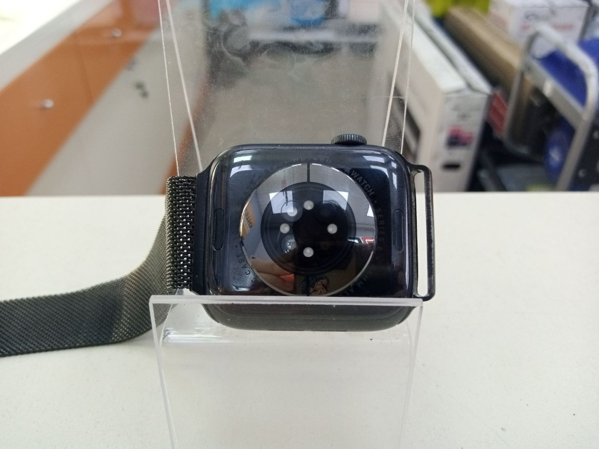 Смарт-часы Apple Watch Series 6 44 мм