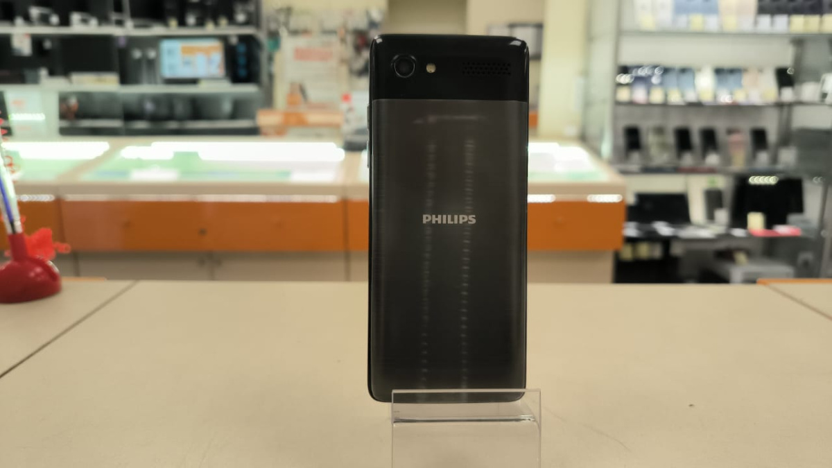 Мобильный телефон Philips E570