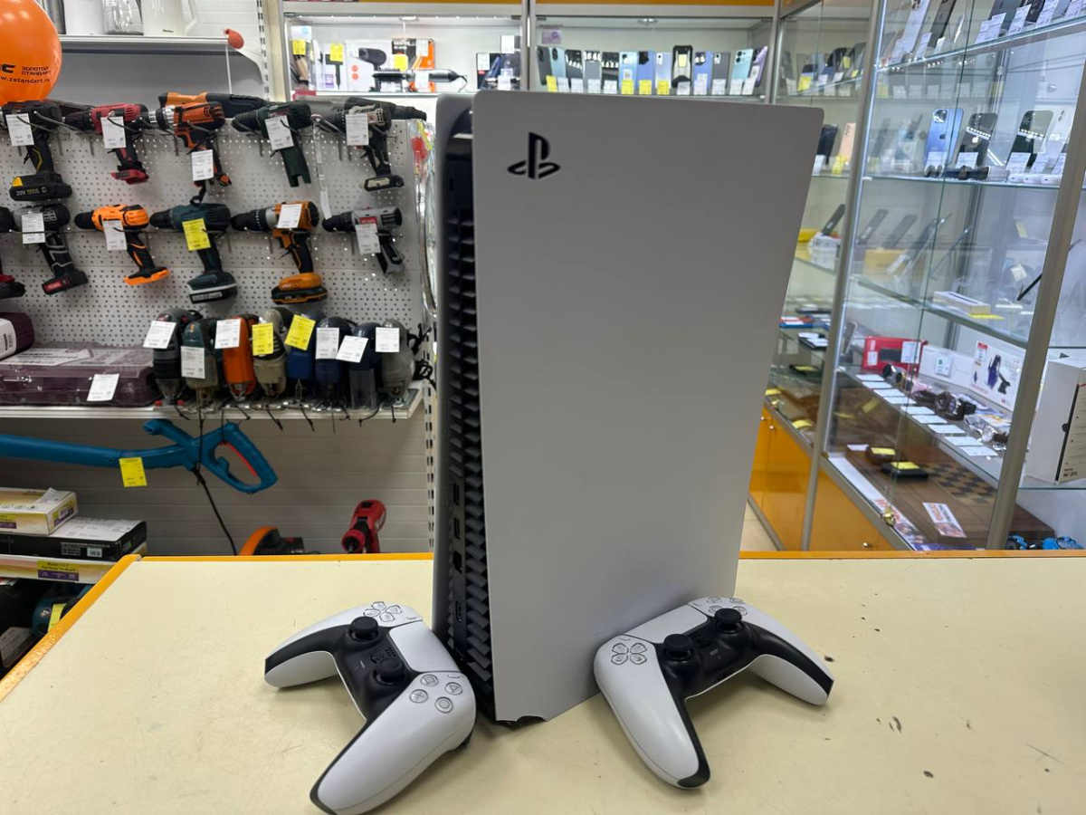 Игровая приставка PlayStation 5 825Gb (С дисководом)