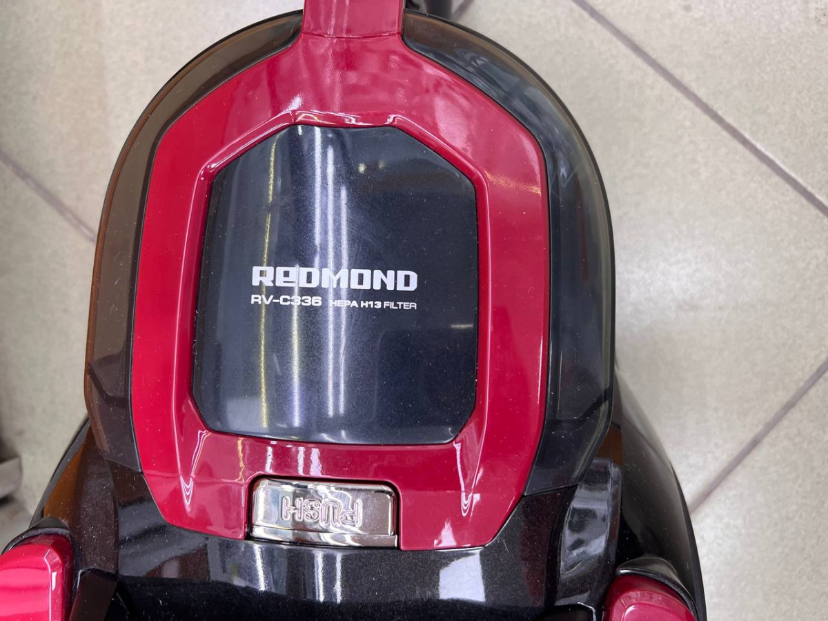 Пылесос Redmond RV-C336