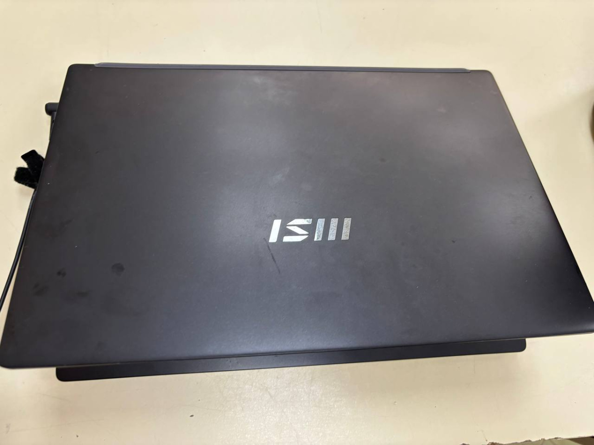 Ноутбук MSI; Ryzen 5 7530U, AMD Graphics, 8 Гб, 240 Гб, Нет