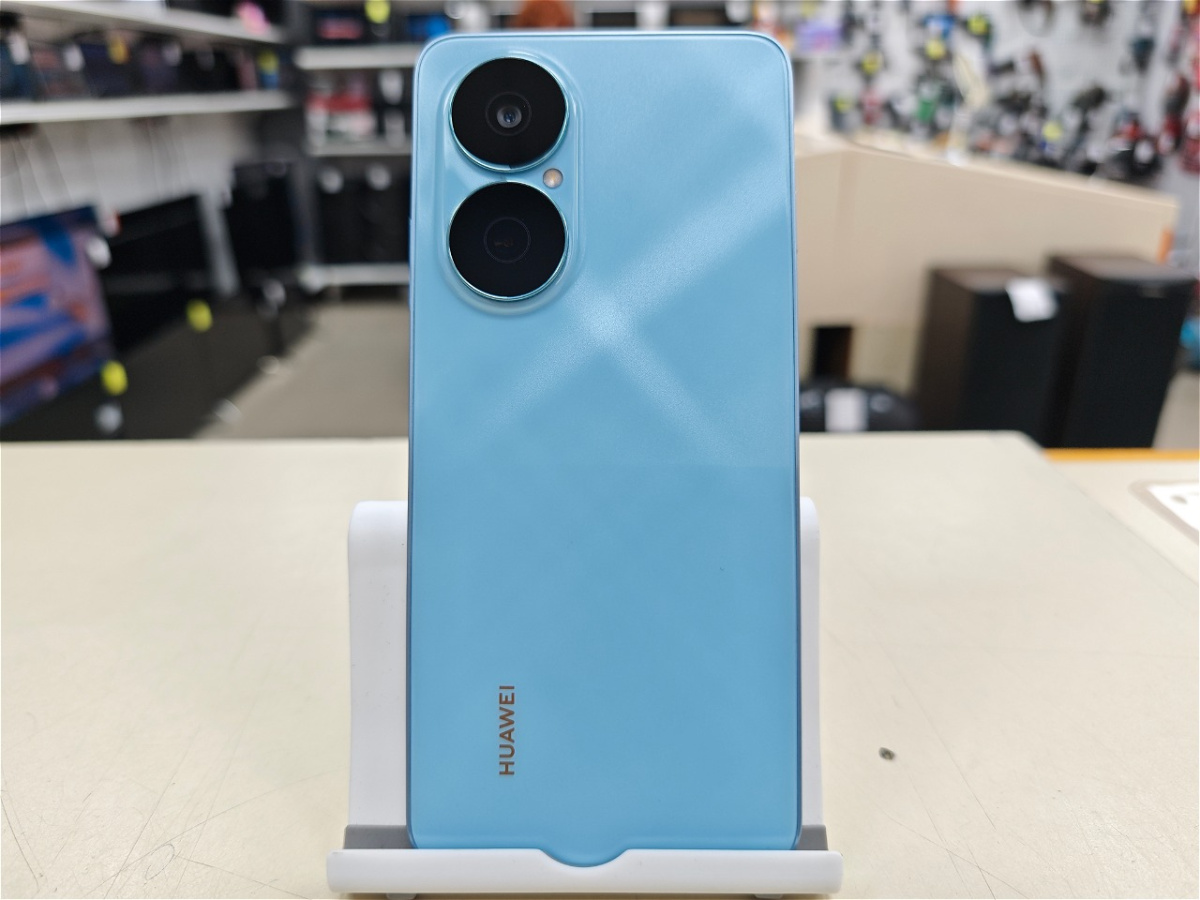 Смартфон Huawei Nova Y73 8/128