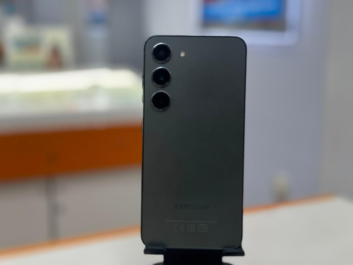 Смартфон Samsung Galaxy S23 8/128