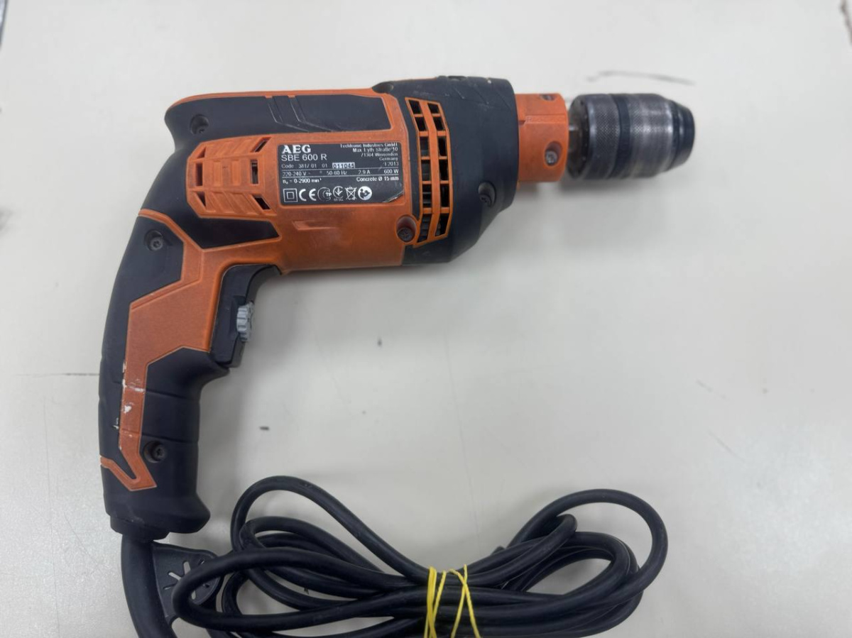 Дрель-ударная AEG SBE-600