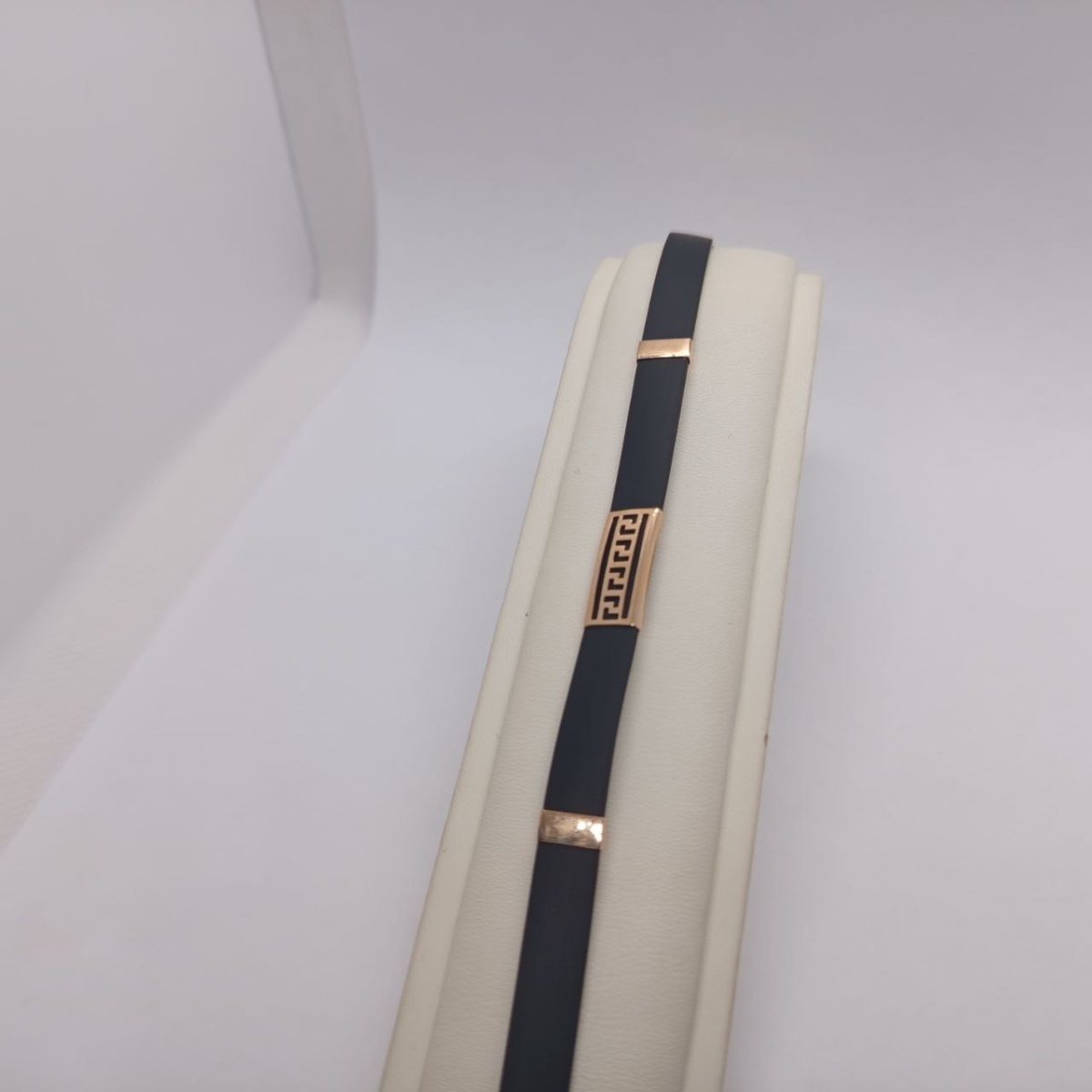 7485К БРАСЛЕТ КАУЧУК со вставками (Au 585)