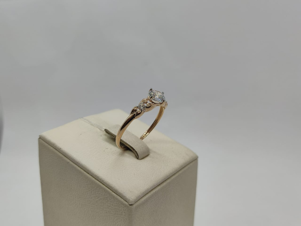 КОЛЬЦО С КАМНЯМИ (Au 585)