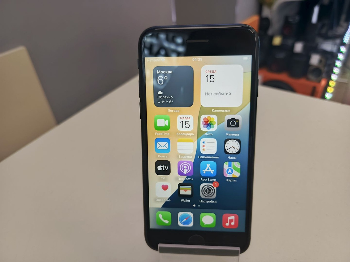 Смартфон Apple iPhone SE 2020 64Gb