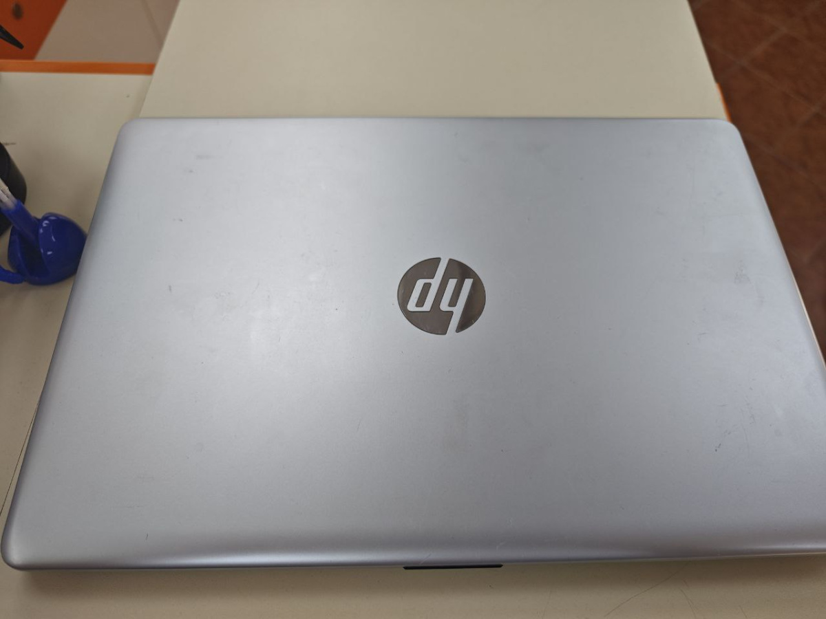 Ноутбук HP; A10-9620P, Radeon R7 M340, 16 Гб, 240 Гб, Нет
