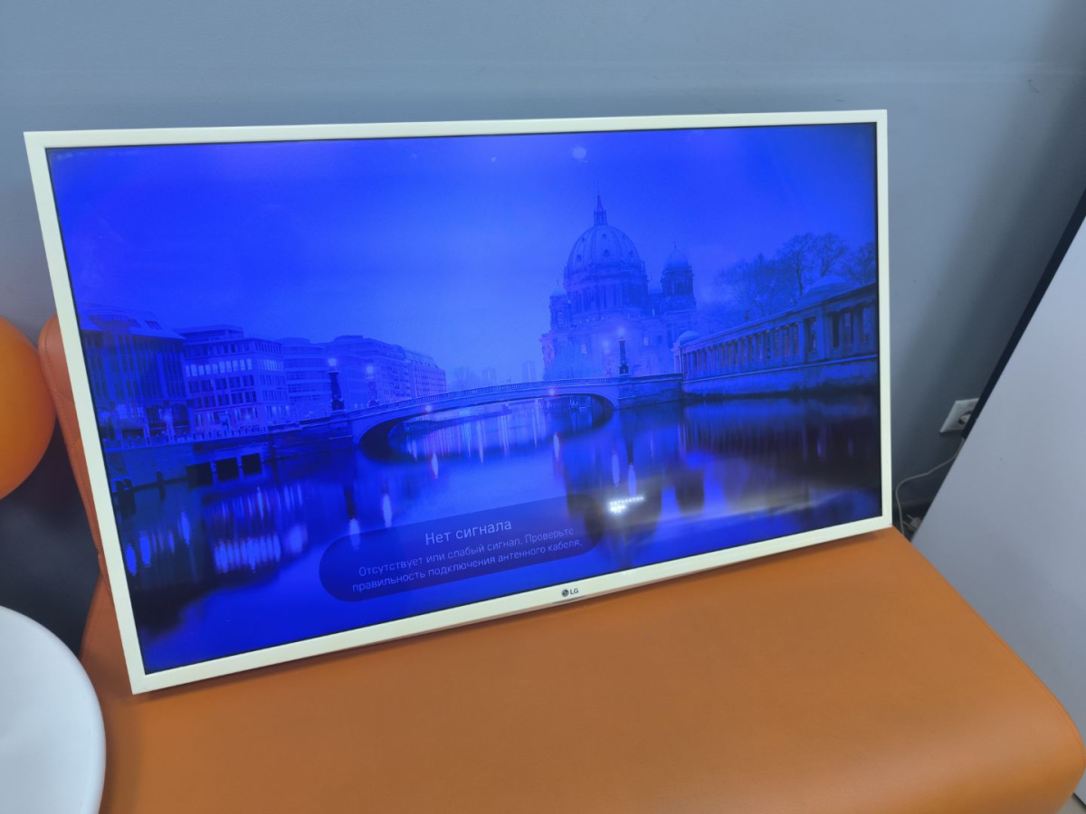 LED Телевизор LG 43UH619V