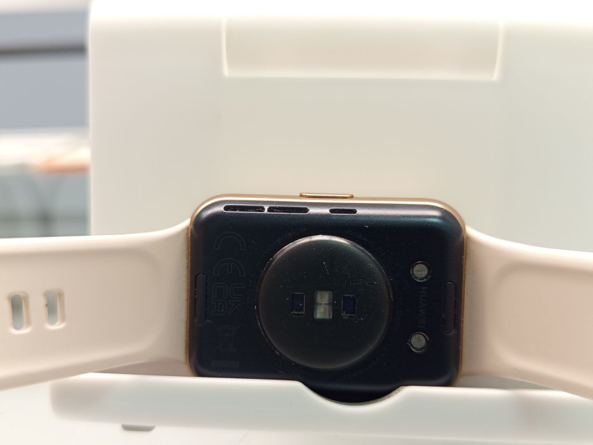 Смарт-часы Huawei WATCH FIT 2
