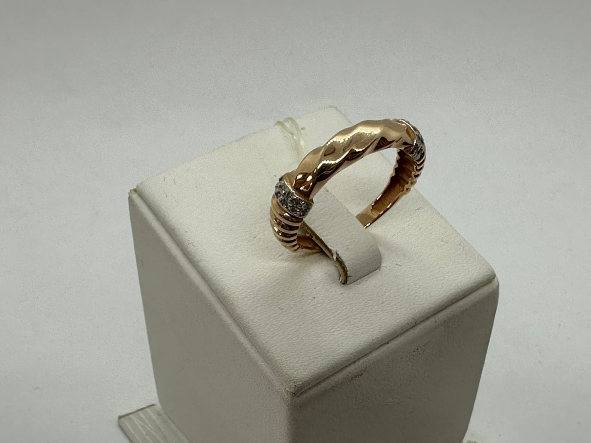 К5137 КОЛЬЦО С КАМНЯМИ (Au 585)