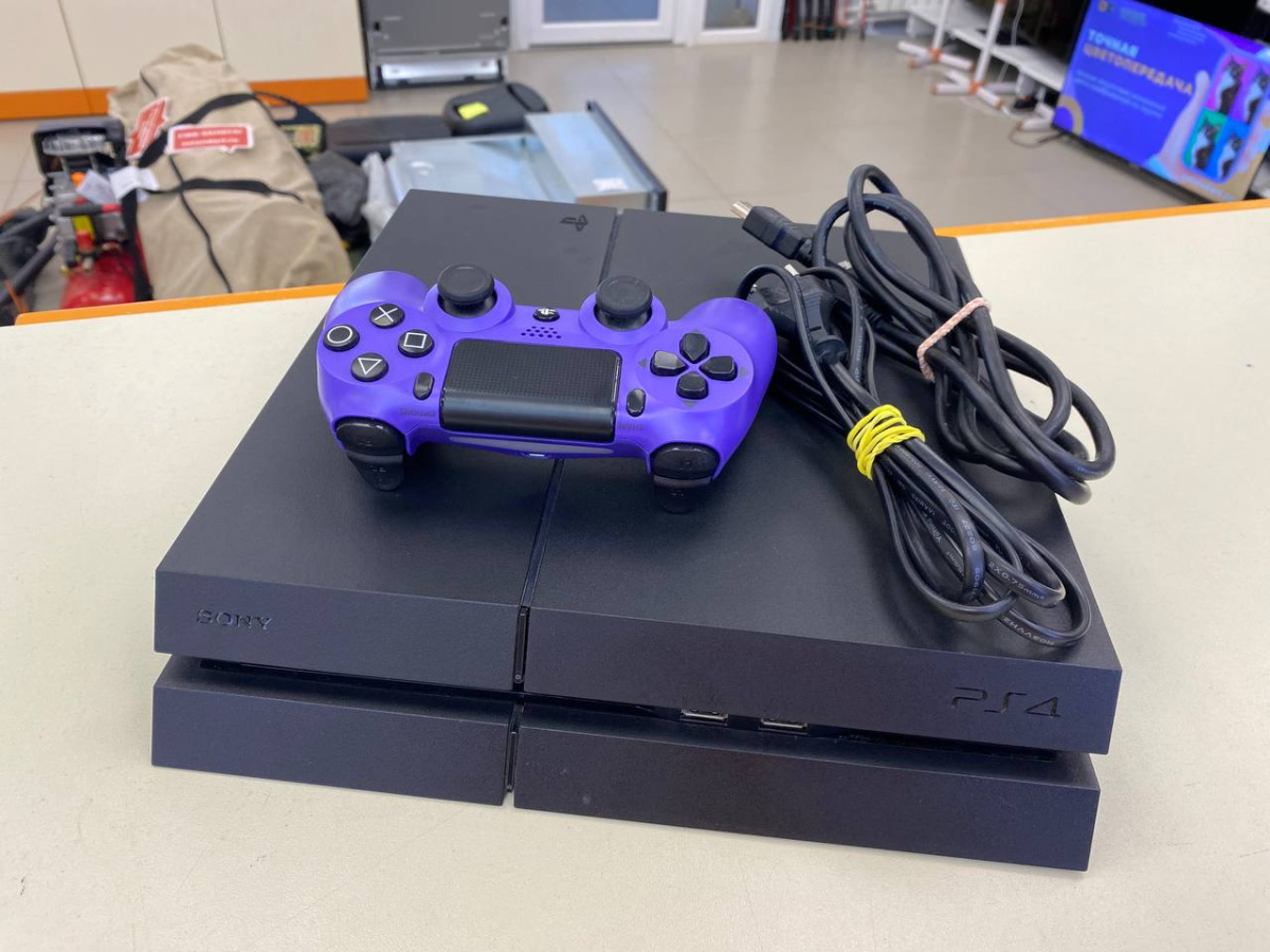 Игровая приставка PlayStation 4 FAT 1Tb Игровая приставка PlayStation 4 FAT 1Tb