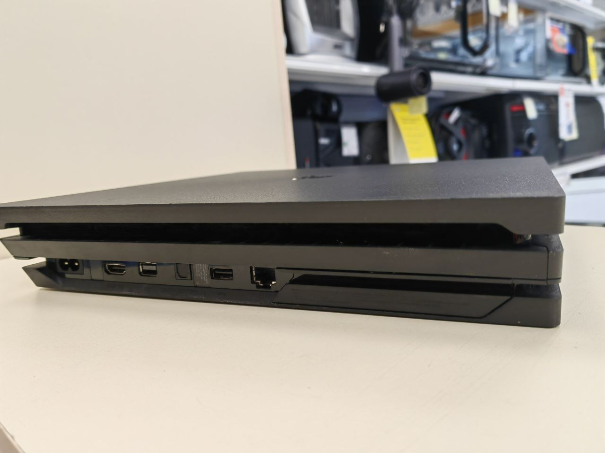 Игровая приставка PlayStation 4 Pro 1Tb