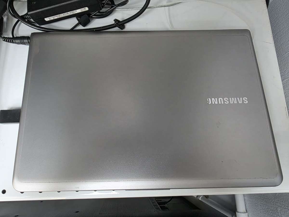 Ноутбук Samsung NP535U4C; A6-4455M, Radeon HD 7500G, 4 Гб, 500 Гб