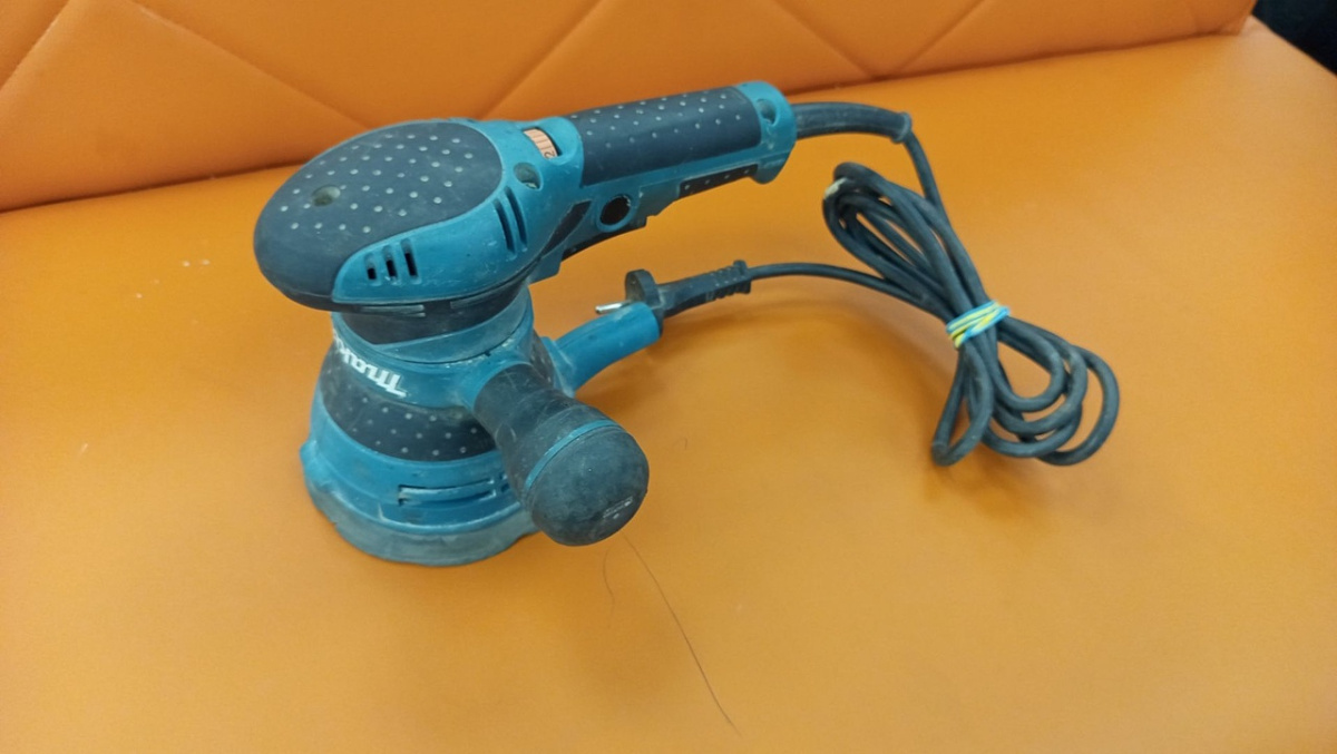 Шлифовальная машина Makita BO5041;