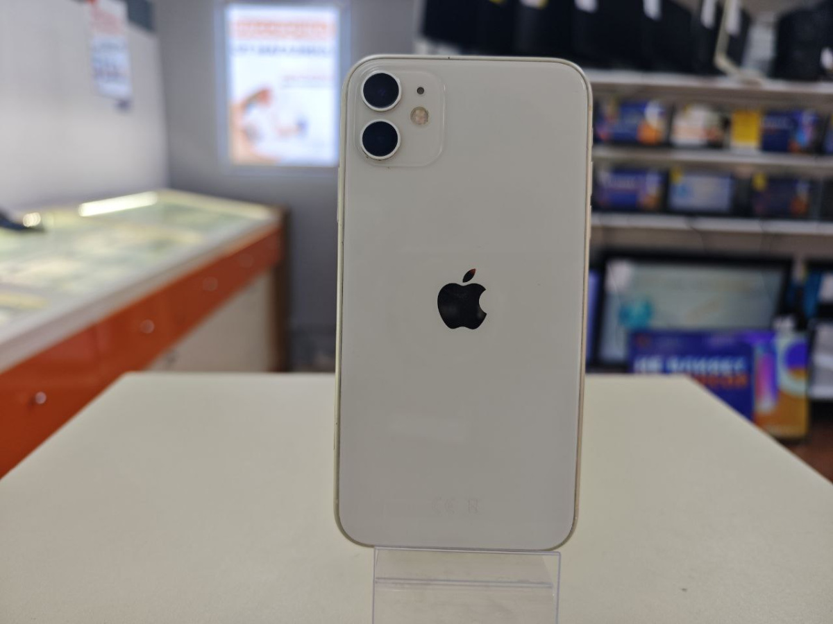 Смартфон Apple iPhone 11 64Gb