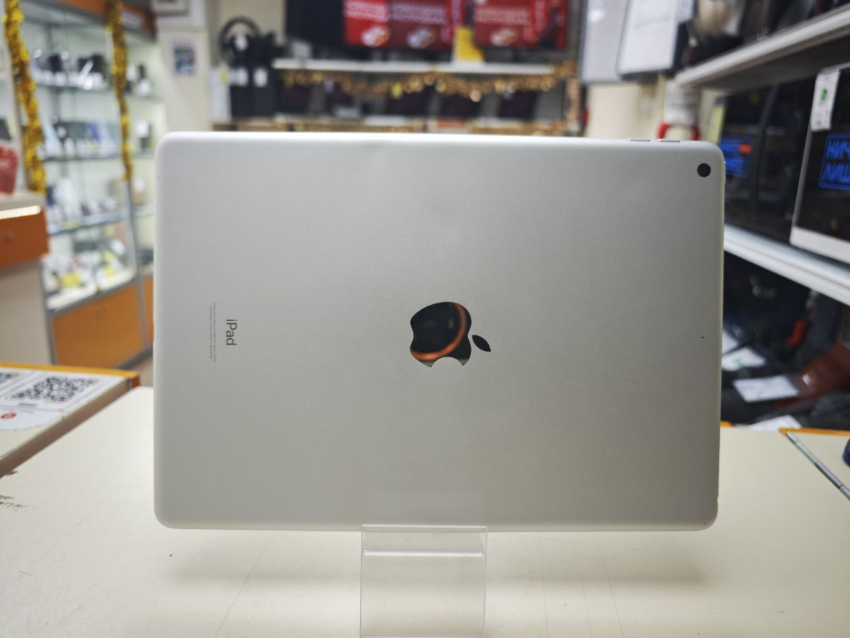 Планшет Apple iPad 9 64 ГБ (2021 A2602 (Wi-Fi)