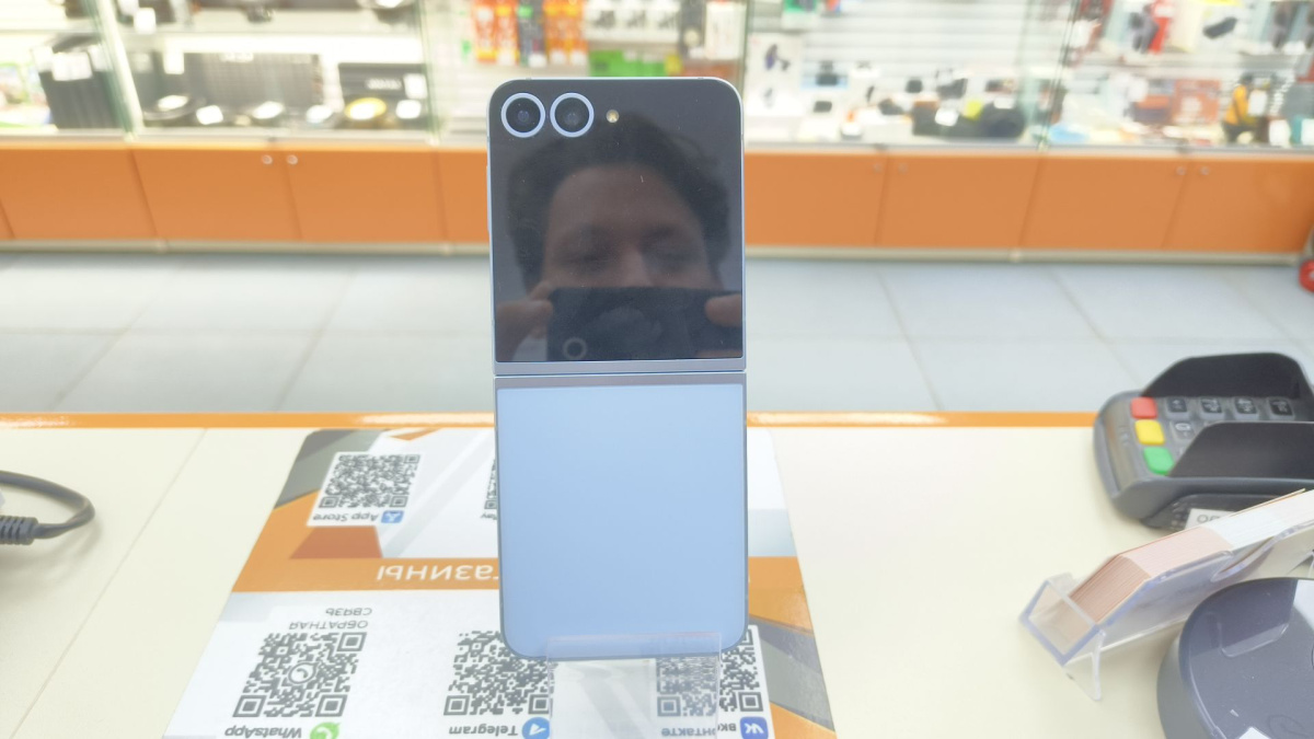 Смартфон Samsung Galaxy Z Flip 6 12/256