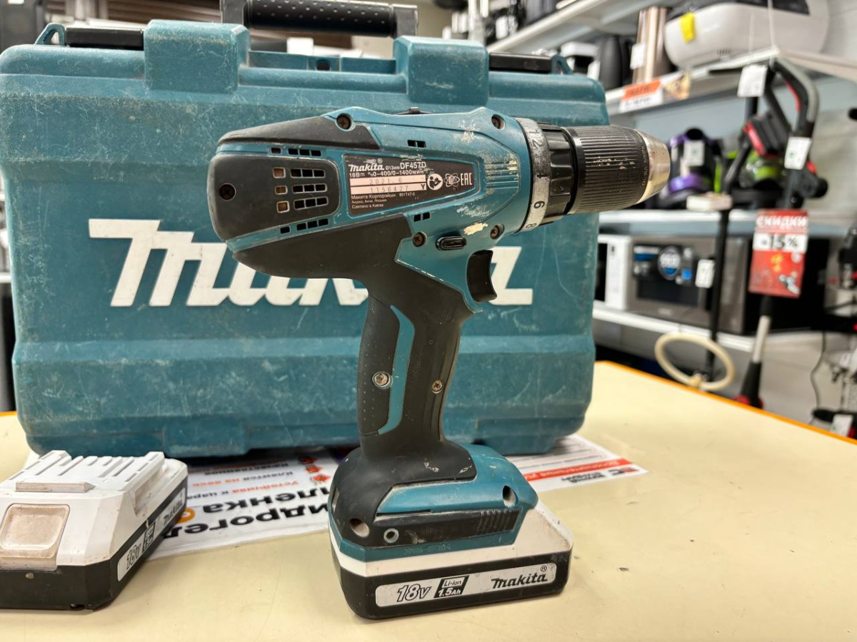 Шуруповерт Makita DF457DWE