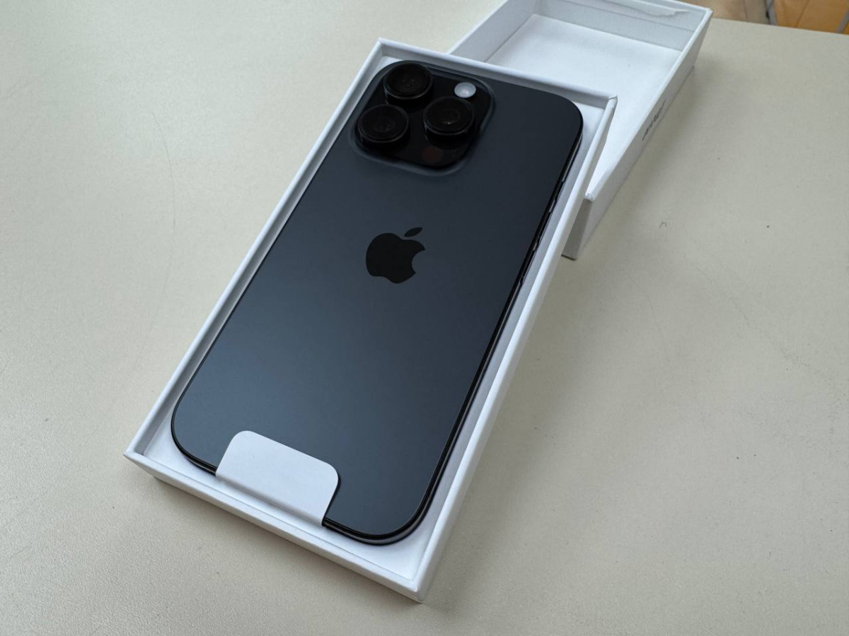 Смартфон Apple Iphone 16 Pro 128Gb