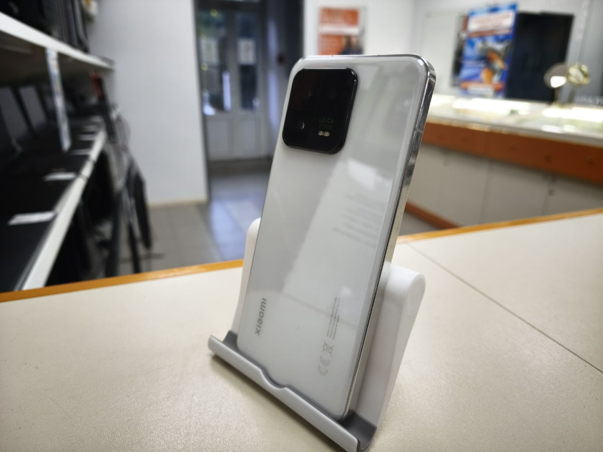 Смартфон Xiaomi 13 8/256