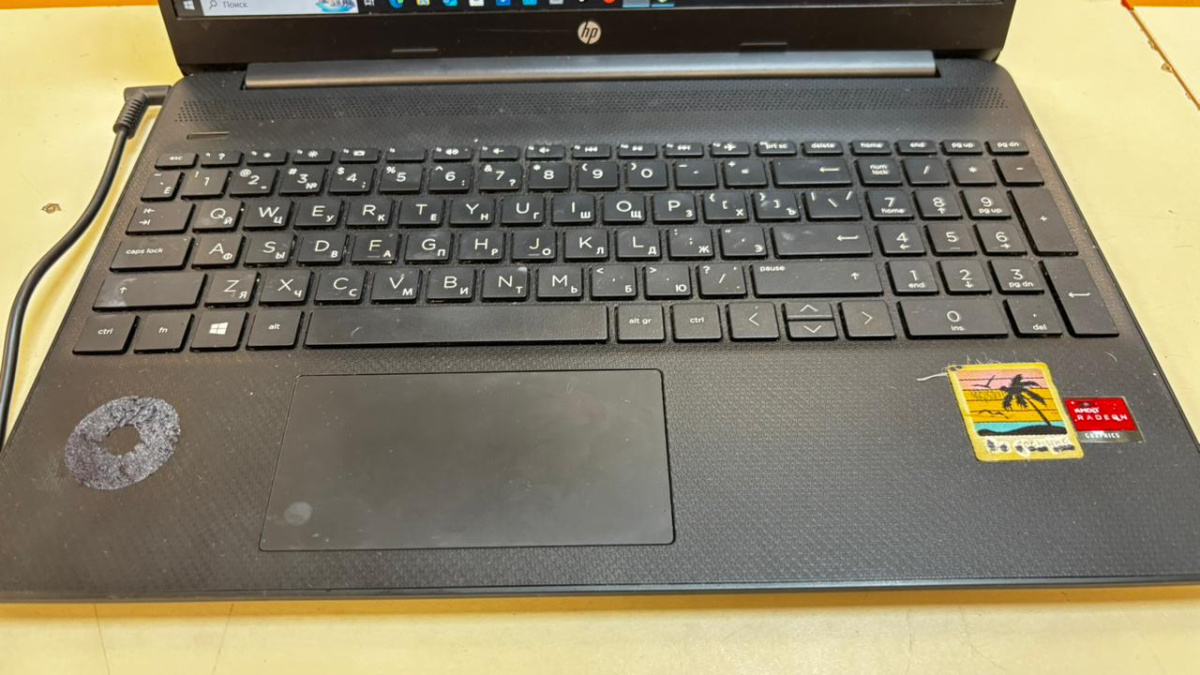 Ноутбук HP 15s-eq1311ur; Gold 3150, AMD Radeon (TM) Graphics, 4 Гб, 128 Гб, Нет