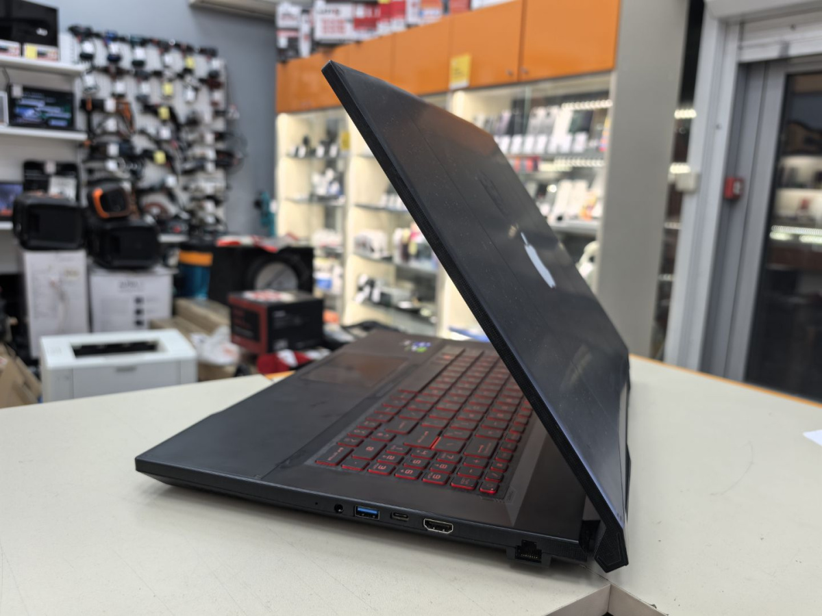 Ноутбук MSI GF7611UC-895XRU; Core i5-11260H, GeForce RTX 3050, 16 Гб, 500 Гб, Нет