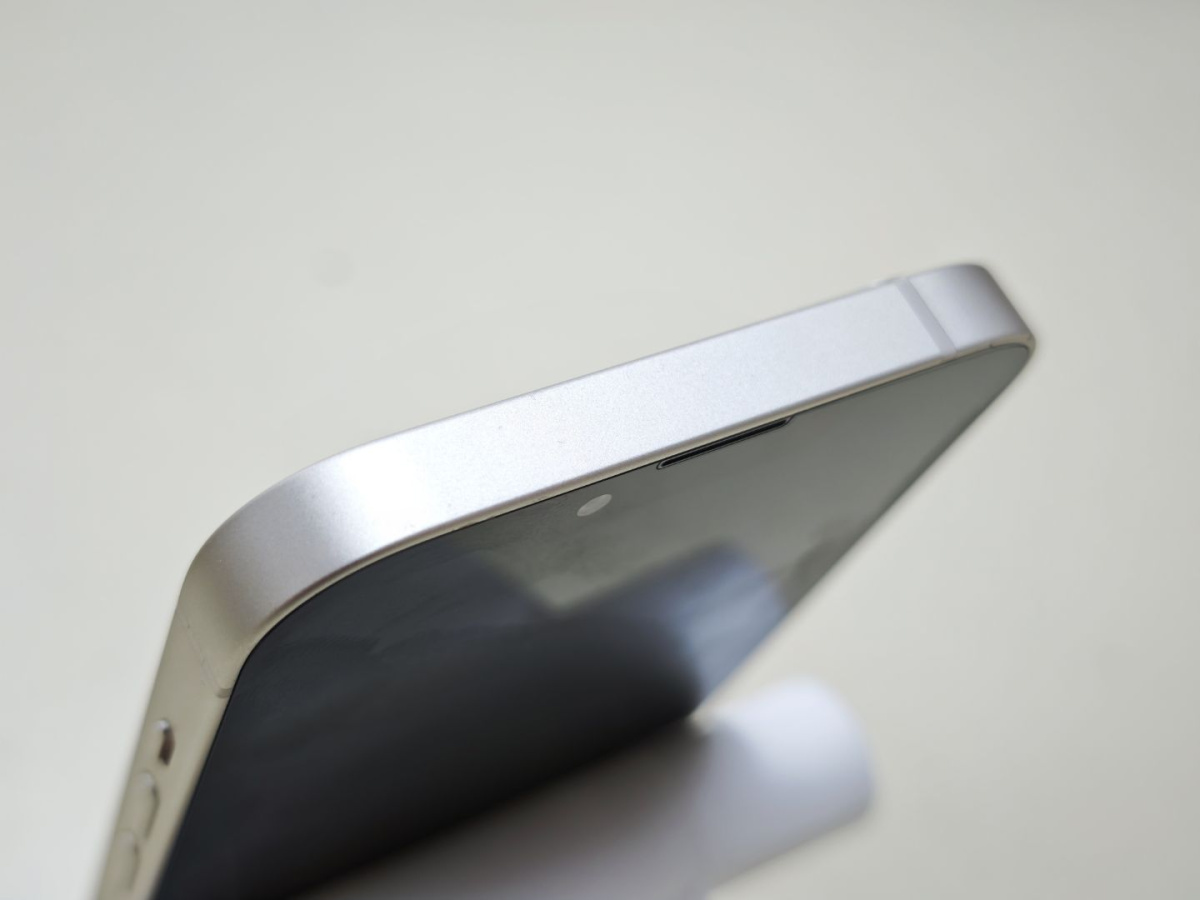 Смартфон Apple iPhone 13 128Gb