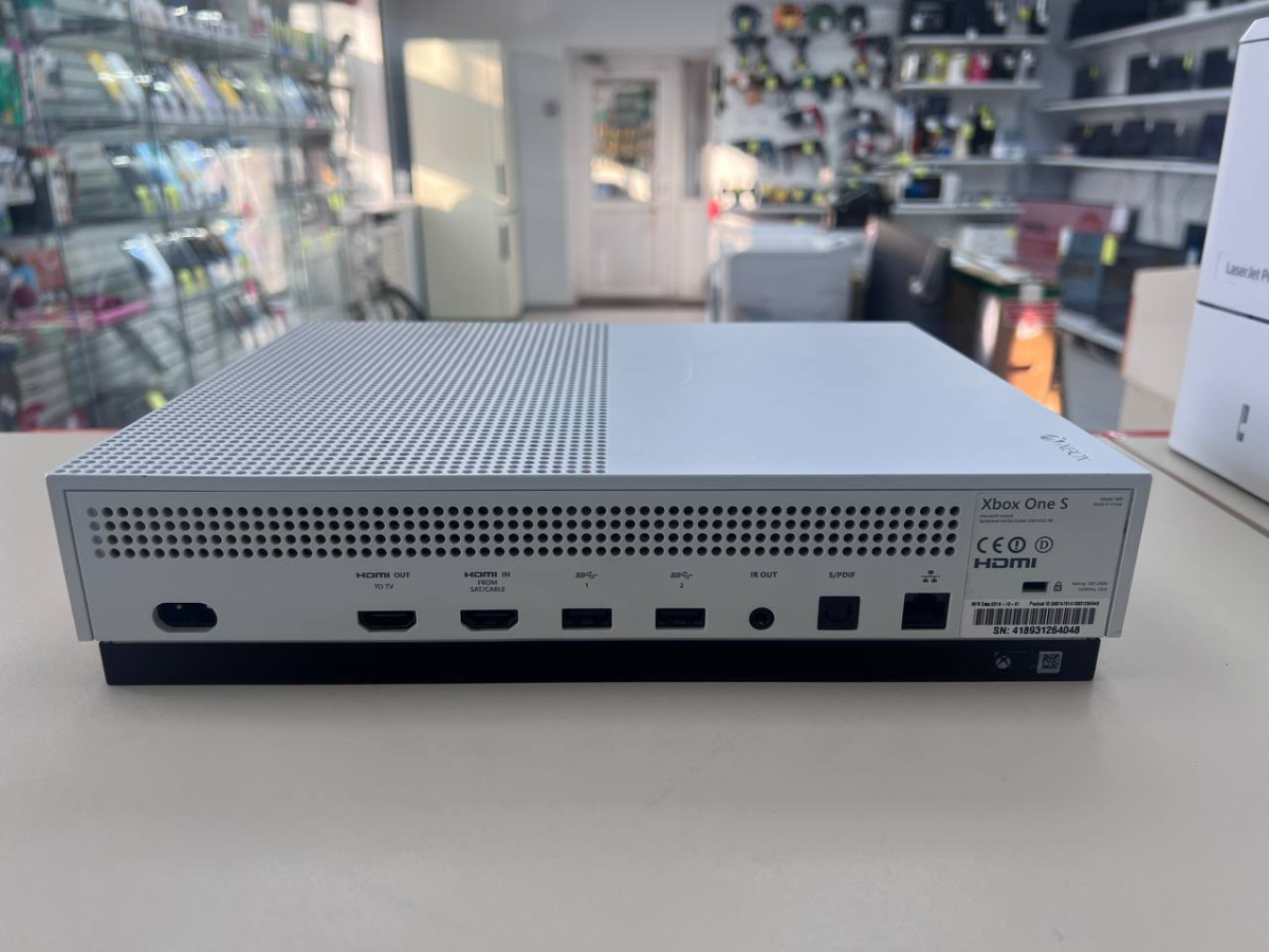 Игровая приставка Xbox One S 500Gb