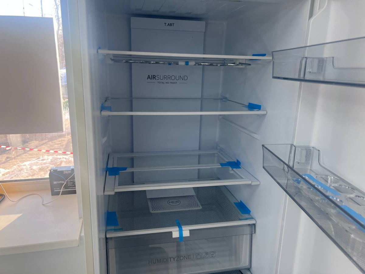 Холодильник Haier C4F640CCGU1