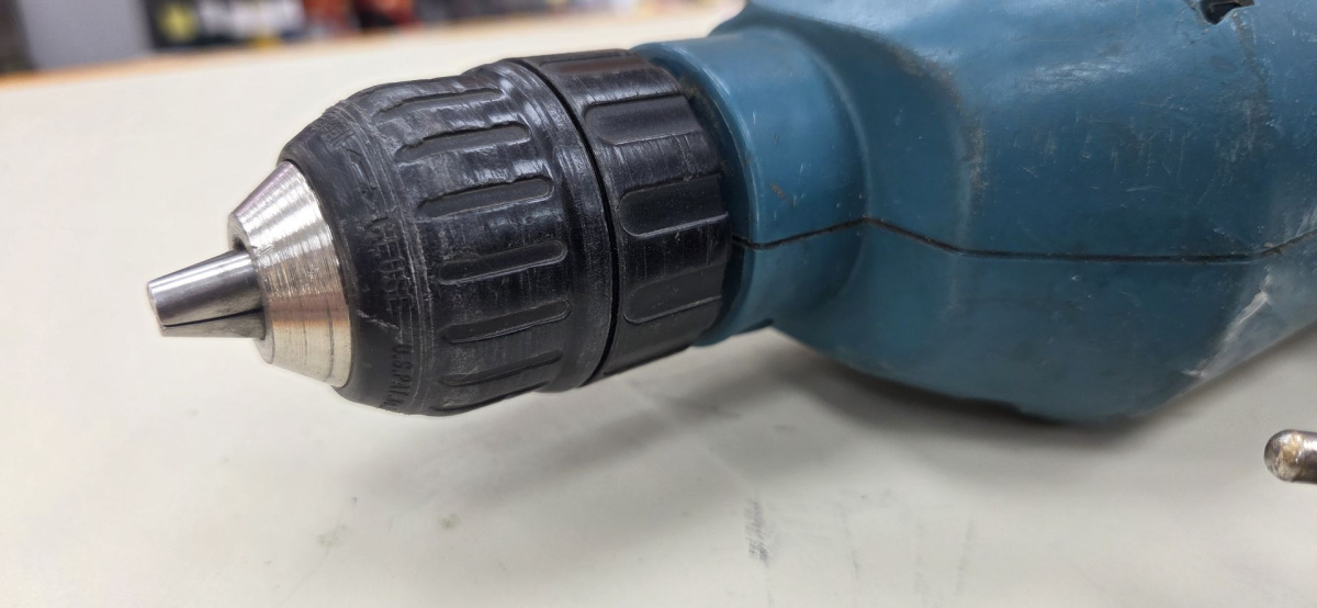 Дрель-безударная Makita 6408