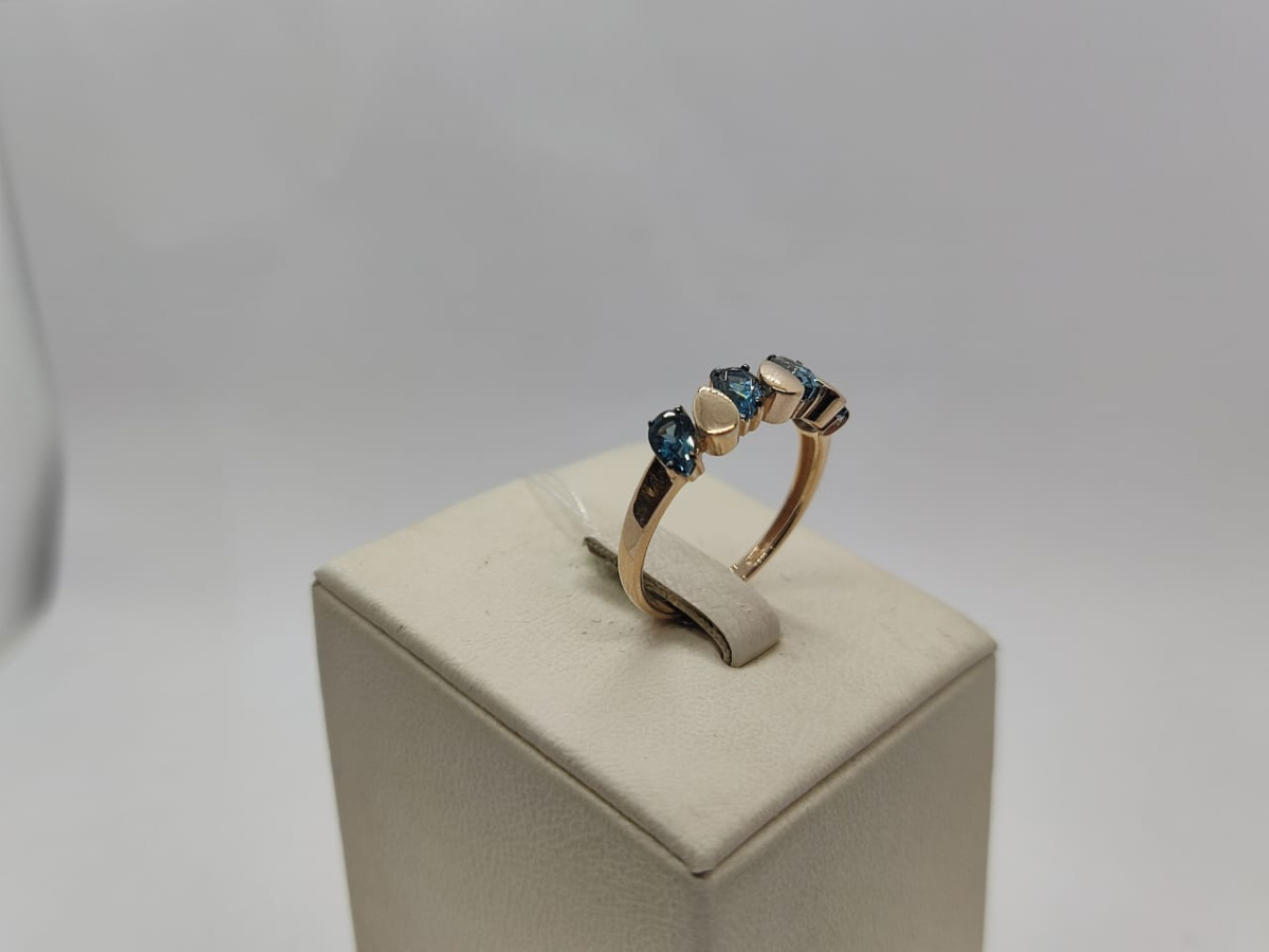 КОЛЬЦО С КАМНЯМИ (Au 585)