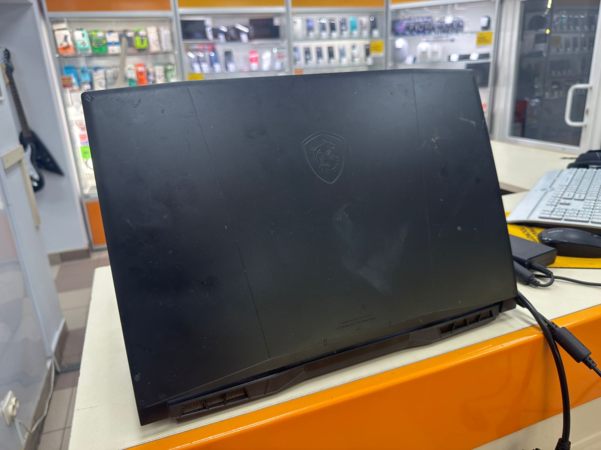 Ноутбук MSI Katana 17 B12U; Core I5-12450H, GeForce RTX 2050, 16 Гб, 256 Гб, Нет
