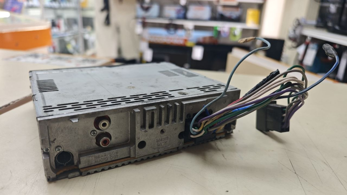 Автомагнитола SONY CDX-GT1427UE