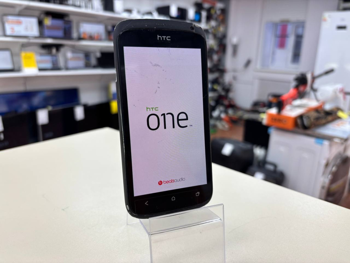 Смартфон HTC One S