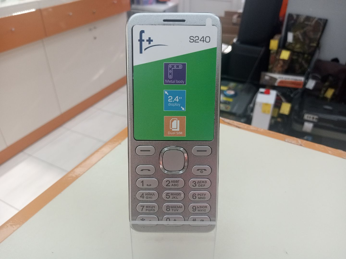 Мобильный телефон F+ S240