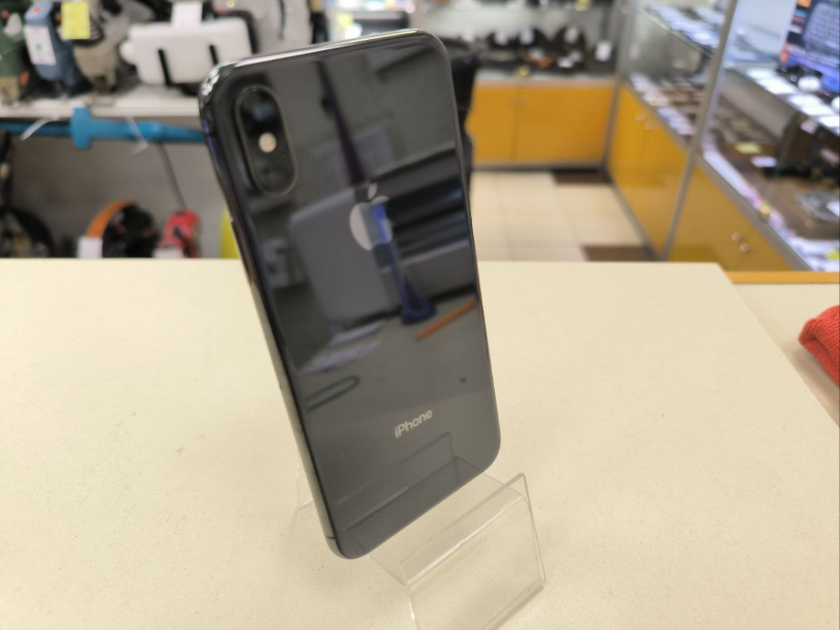 Смартфон Apple iPhone X 64Gb