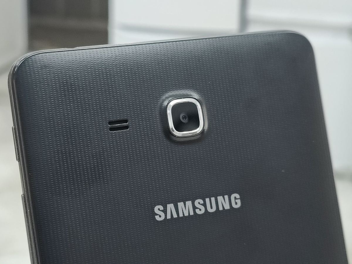 Планшет Samsung Galaxy Tab A (2016)