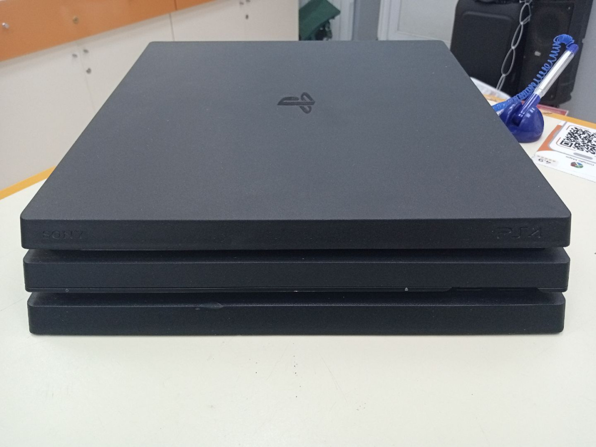 Игровая приставка PlayStation 4 Pro 1Tb